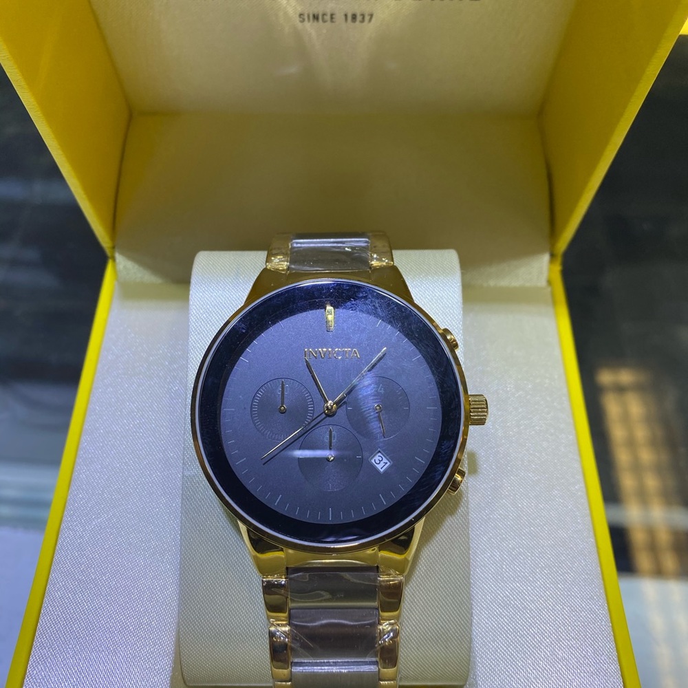 Watch - Picture 3 of 3